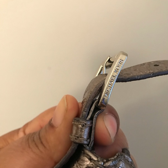 Michael Kors Handbag Women’s Purse Shoulder Bag Embossed Silver Metallic Foil - Picture 4 of 5